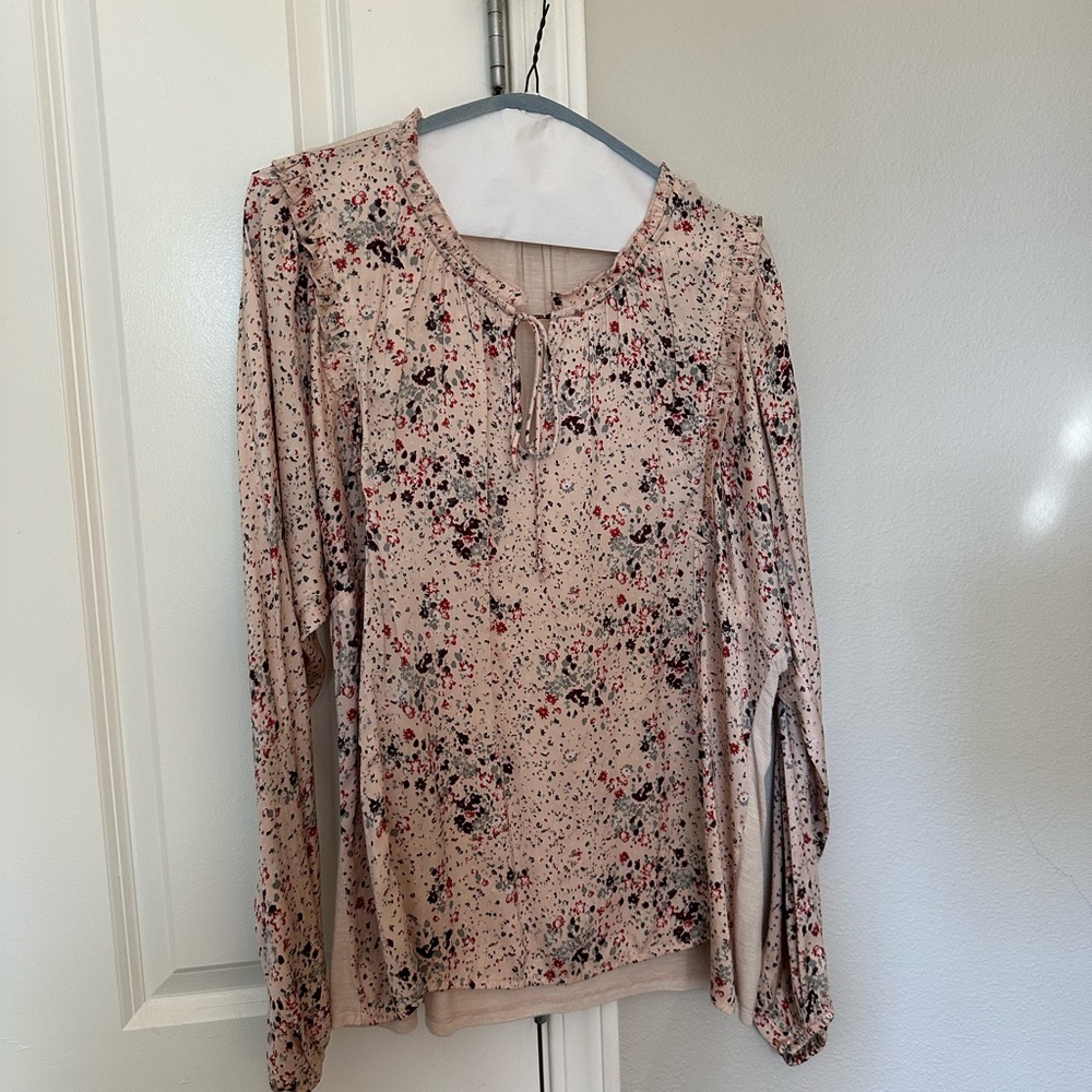 Mystree pink floral patterned blouse in medium.
